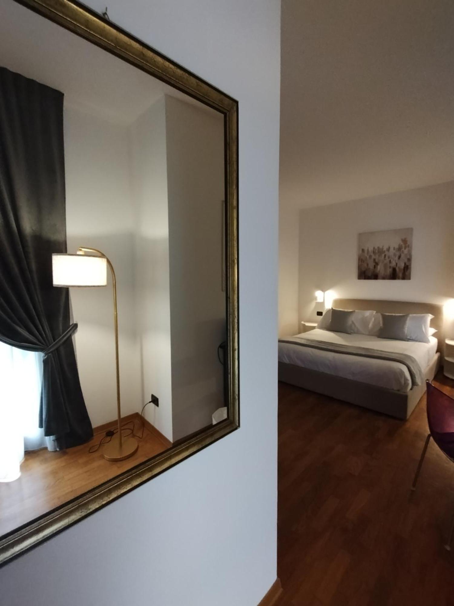 Palazzo Cusani Charming Rooms Vercelli Exteriér fotografie