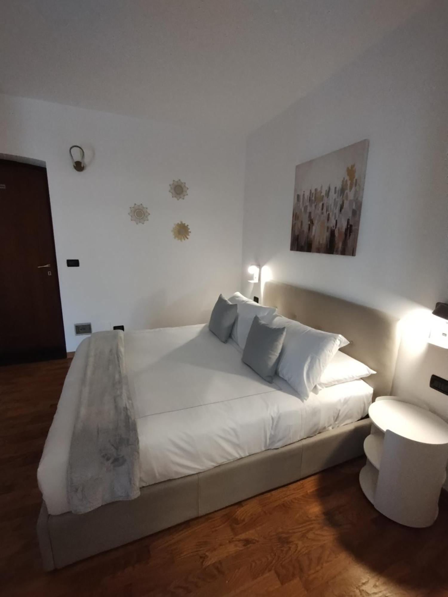 Palazzo Cusani Charming Rooms Vercelli Exteriér fotografie